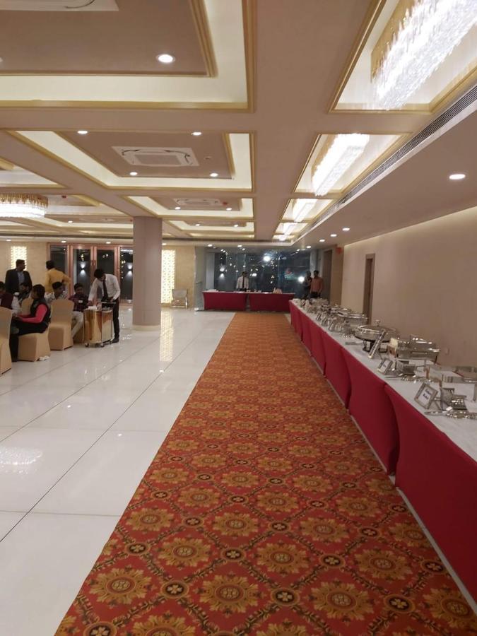 Acco Grand Hotel Lakhnaú Exteriér fotografie