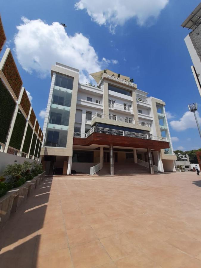 Acco Grand Hotel Lakhnaú Exteriér fotografie