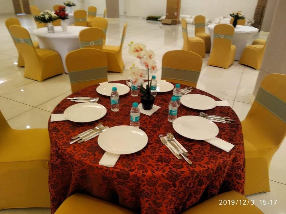 Acco Grand Hotel Lakhnaú Exteriér fotografie