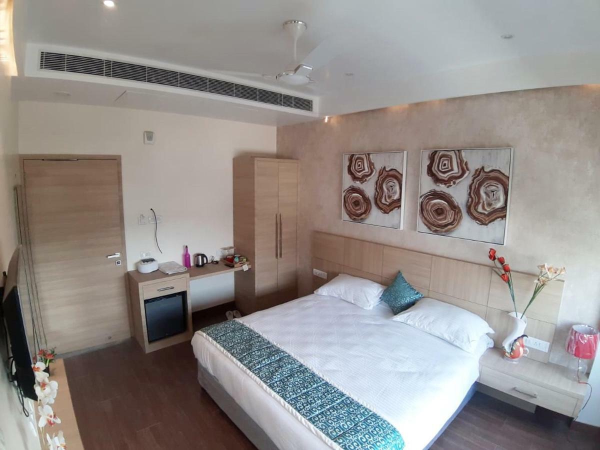 Acco Grand Hotel Lakhnaú Exteriér fotografie